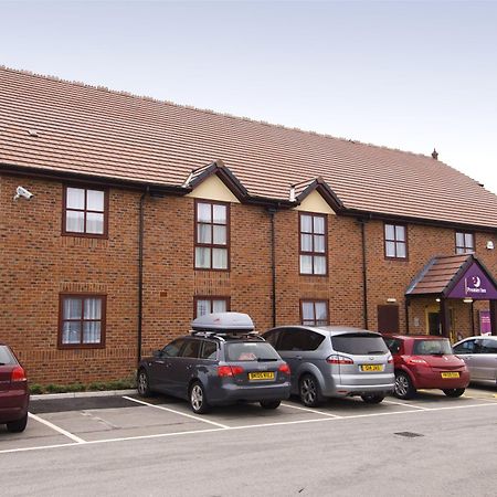 Premier Inn Crewe Central Exterior foto