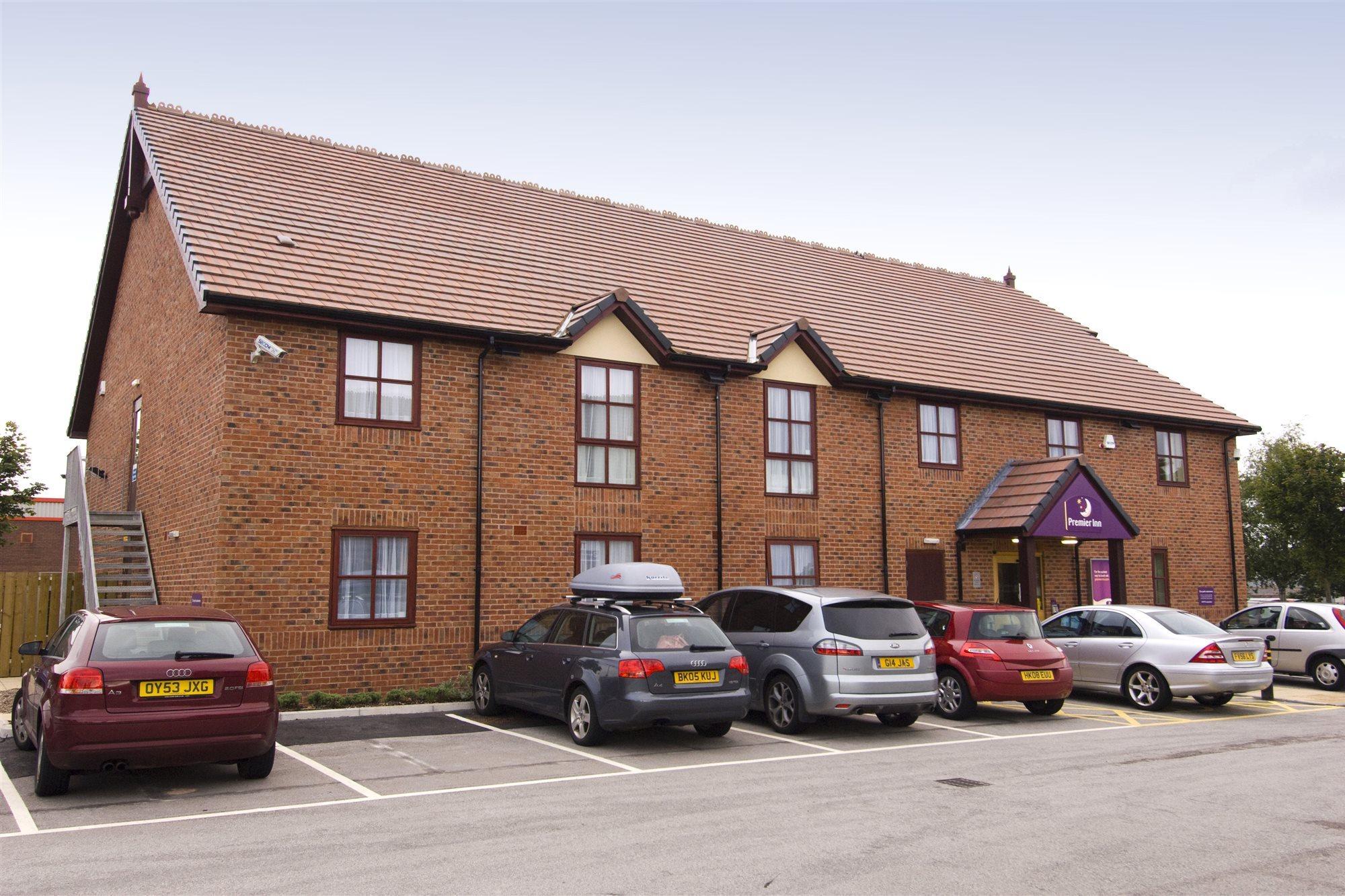 Premier Inn Crewe Central Exterior foto